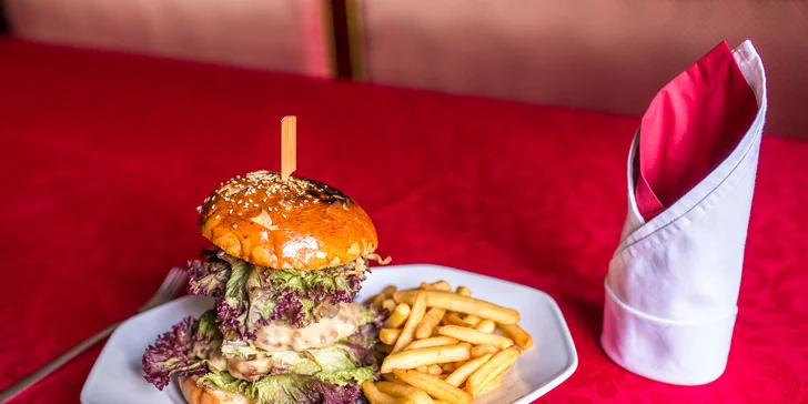 Double Beef burger s hranolčekmi