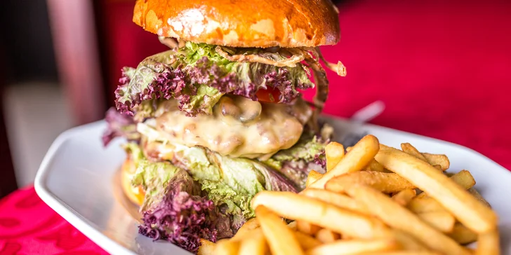 Double Beef burger s hranolčekmi