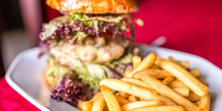 Double Beef burger s hranolčekmi