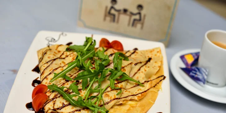 Sladké i slané palacinky s kávou či čajom