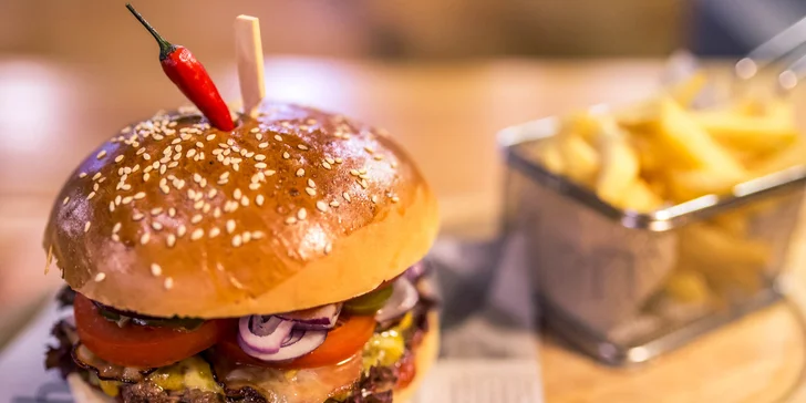 Pizza, burger alebo lopár plný mäsa