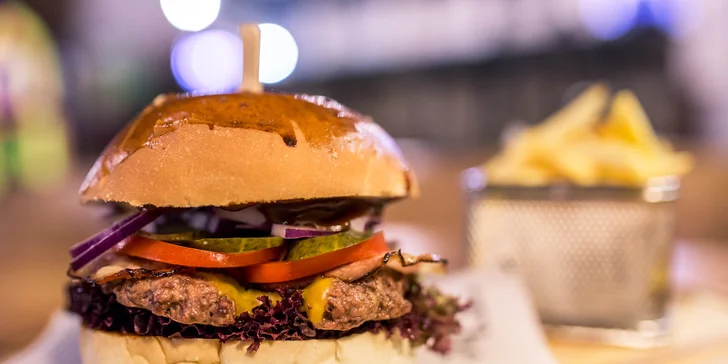 Pizza, burger alebo lopár plný mäsa