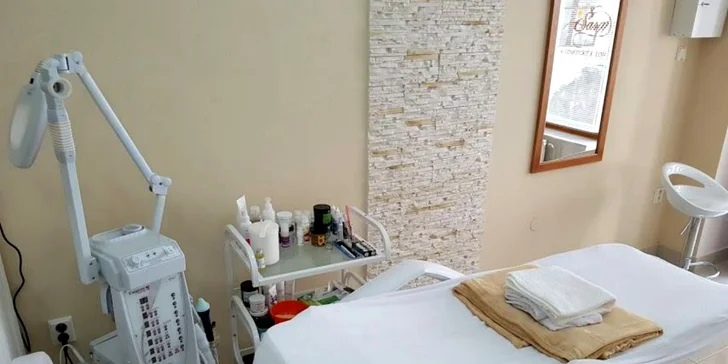 Hĺbkové čistenie pleti alebo masáž tváre a krku