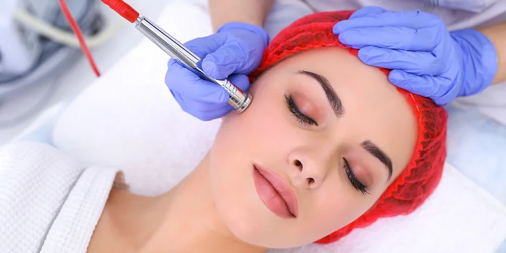 Diamantová mikrodermabrázia s maskou v salóne krásy PERSONA
