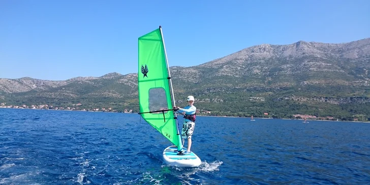 Kurz windsurfingu na Seneckých jazerách a požičanie neoprénu!