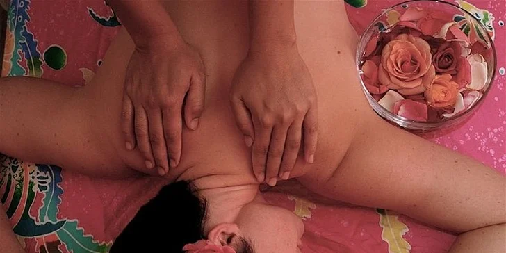45 minútová Havajská masáž s aromaterapiou