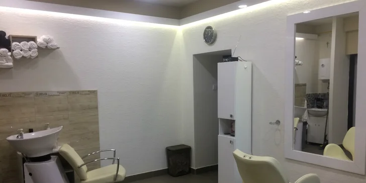 Strih a farbenie vo vlasovom štúdiu Shape!