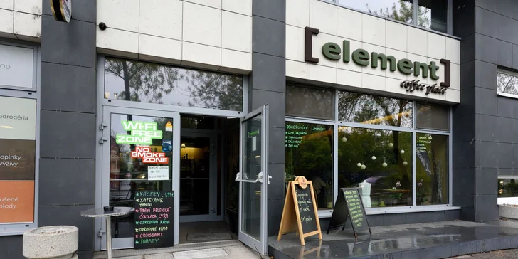 Káva alebo fresh s koláčom, či chutné panini