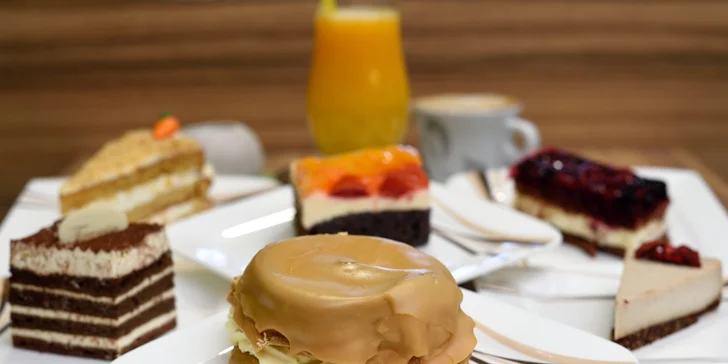 Káva alebo fresh s koláčom, či chutné panini