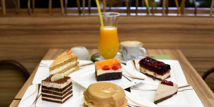 Káva alebo fresh s koláčom, či chutné panini