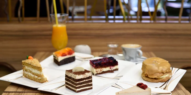 Káva alebo fresh s koláčom, či chutné panini