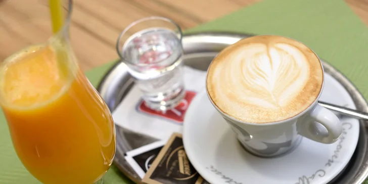 Káva alebo fresh s koláčom, či chutné panini