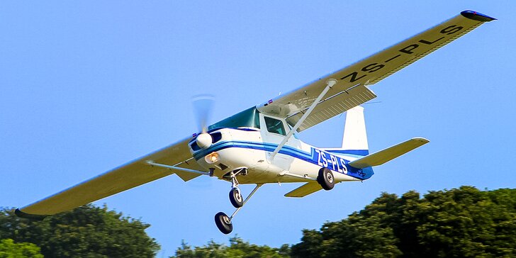 Let športovým lietadlom s pilotovaním na skúšku