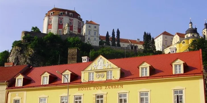 Jarná romantika v Čechách: pobyt a polpenzia pre 2 pod Vranovským zámkom