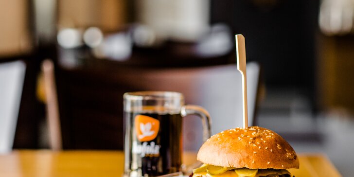 Hovädzí KLASIK burger + pivo Bernard 10° alebo Kofola