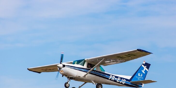 Zážitkový let športovým lietadlom s pilotovaním na skúšku