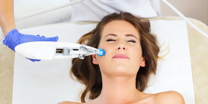 Aplikácia kyseliny hyalúronovej Vital Injectorom
