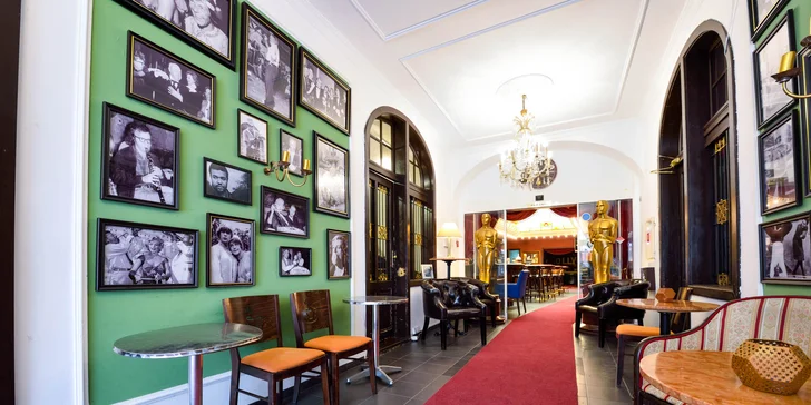 Káva s koláčom v hollywoodskej kaviarni Film Café!