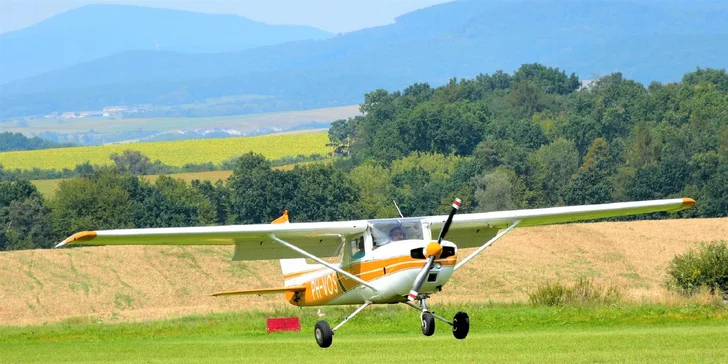 Let lietadlom Cessna 150 alebo Viper SD4 s možnosťou pilotovania na skúšku