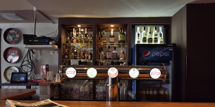 Pizza podľa vlastného výberu s Kofolou alebo pivom