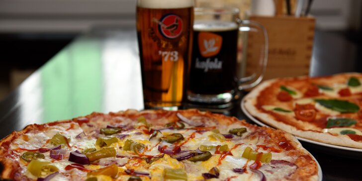 Pizza podľa vlastného výberu s Kofolou alebo pivom