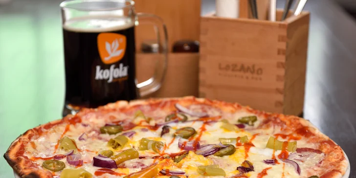 Pizza podľa vlastného výberu s Kofolou alebo pivom