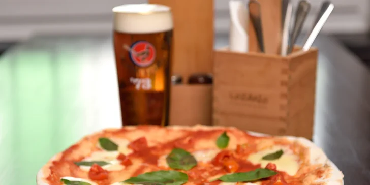 Pizza podľa vlastného výberu s Kofolou alebo pivom