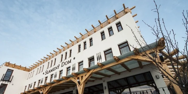 Romantický pobyt s wellness v Slamenom dome****