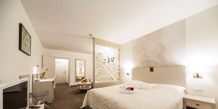 Romantický pobyt s wellness v Slamenom dome****