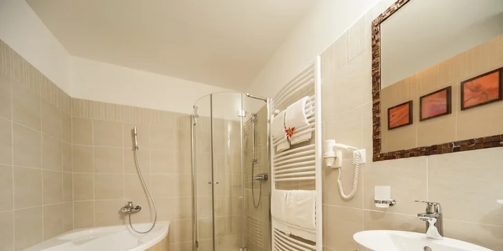 Výnimočný romantický pobyt s wellness v Slamenom dome****