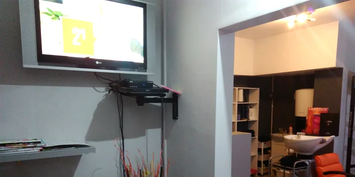 Dámsky strih s galvanickým ošetrením, farbenie, melírovanie