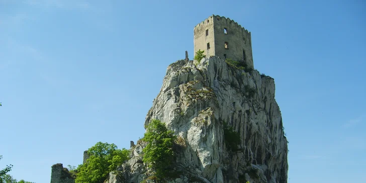 Turistika aj tajomná legenda: pobyt s polpenziou a prehliadkou Čachtického hradu