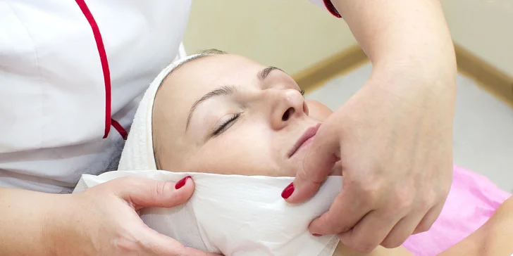 Kompletné ošetrenie pleti multivitamínovou výživou SKIN