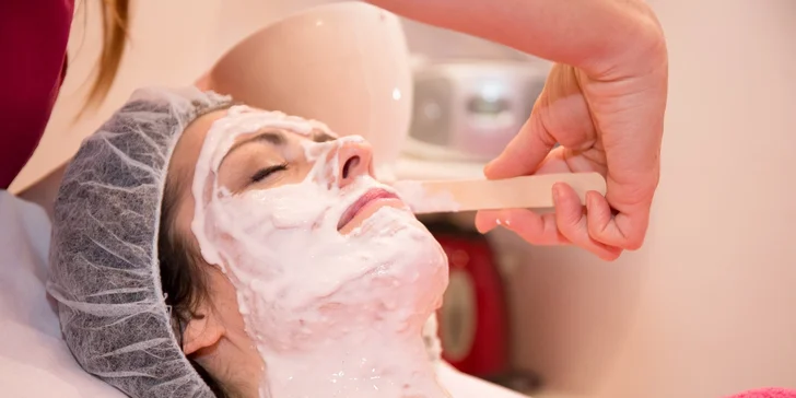 Chemický peeling s ovocnými AHA kyselinami