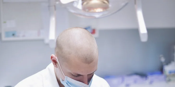 Dentálna hygiena s odstraňovaním zubného kameňa