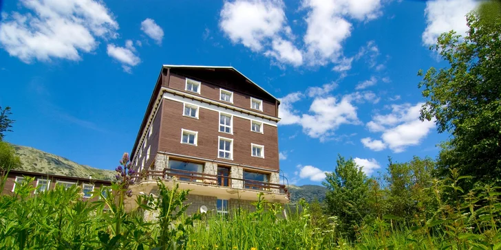 Pobyt v náručí prírody priamo pod Chopkom - Hotel SRDIEČKO***