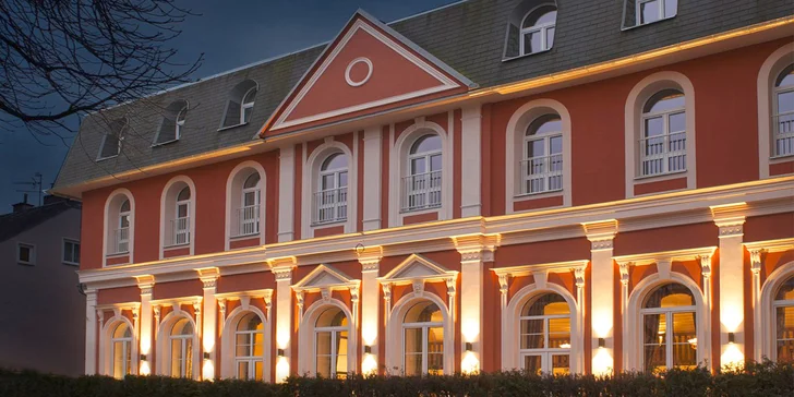 Úžasná relaxácia vo Varoch s polpenziou a až 16 špičkovými wellness procedúrami