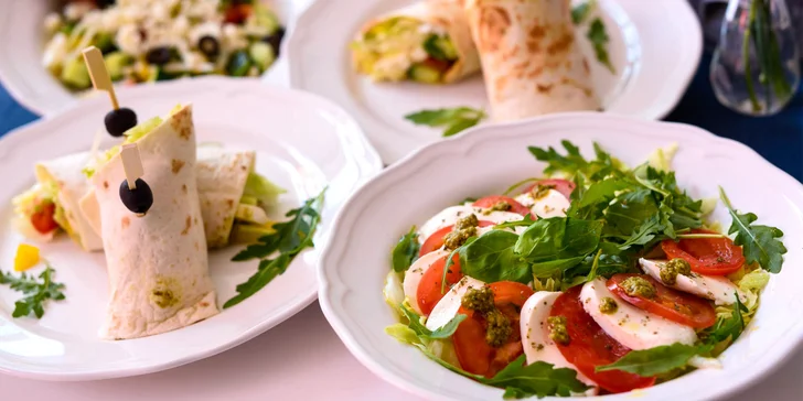 Vegetariánsky wrap,grécky šalát alebo šalát Caprese