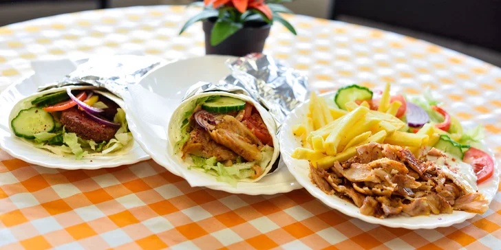 Kurací kebab alebo vegetariánsky falafel