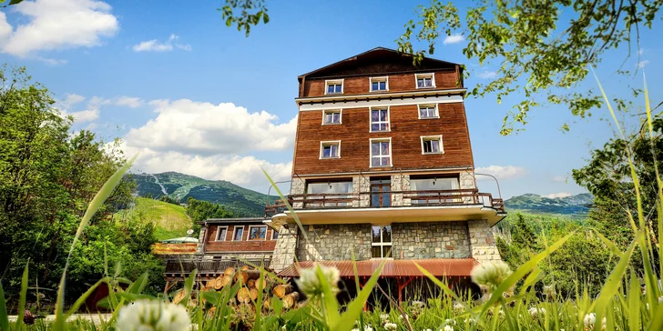 Pobyt v náručí prírody priamo pod Chopkom - Hotel SRDIEČKO***