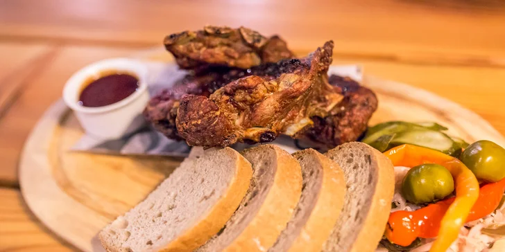 Grilované krídielka či rebierka s omáčkou