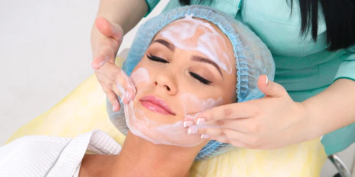 Kompletné ošetrenie pleti multivitamínovou výživou SKIN