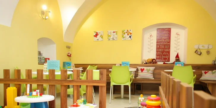 Osviežujúca limonáda, lahodná káva a vstup do detského kútika plného hračiek