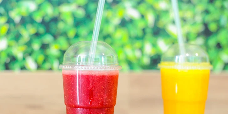 Chutné zdravé SMOOTHIE alebo čerstvý FRESH
