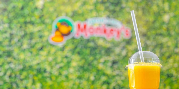 Chutné zdravé SMOOTHIE alebo čerstvý FRESH
