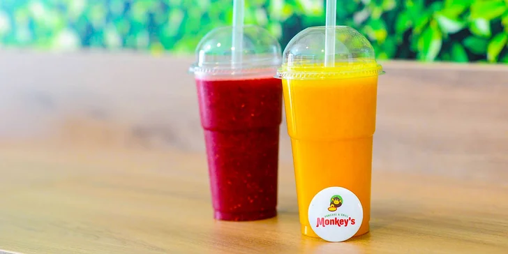 Chutné zdravé SMOOTHIE alebo čerstvý FRESH