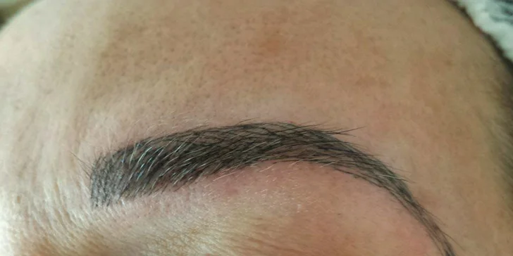 Permanentný make-up s microbladingom