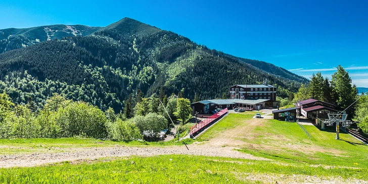 Pobyt v náručí prírody priamo pod Chopkom - Hotel SRDIEČKO***
