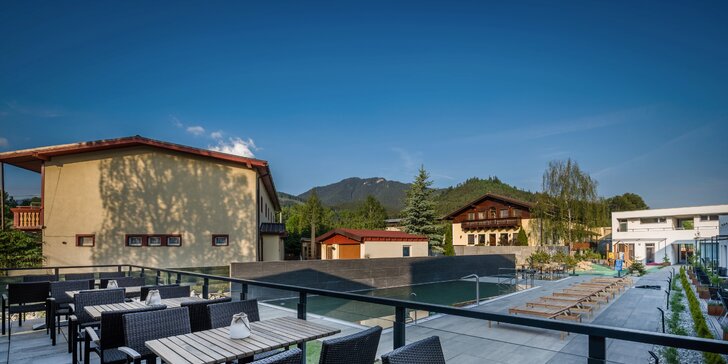 Letná dovolenka v nových luxusných Apartmánoch Moravica*** s neobmedzeným kúpaním v súkromných bazénoch a relaxom na lehátkach