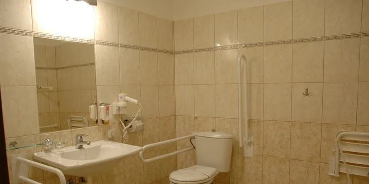 Pobyt s čarom minulosti: zámok či Mlyn Mostov s polpenziou, wellness i masážou